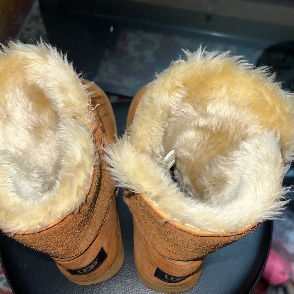 UGG Bailey Button II Tan Boots, chestnut, size 8, slightly used. - Picture 8 of 12